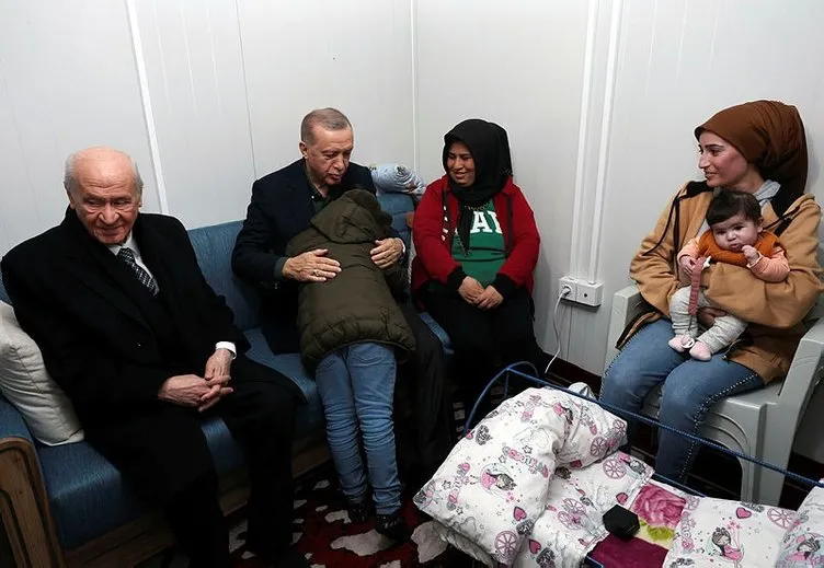Başkan Erdoğan ve Bahçeli Osmaniye'de depremzedelerle bir araya geldi!