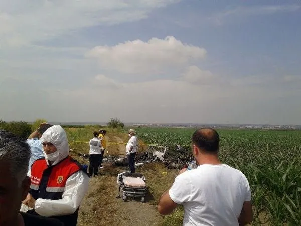 Adana'da gösteri uçağı düştü