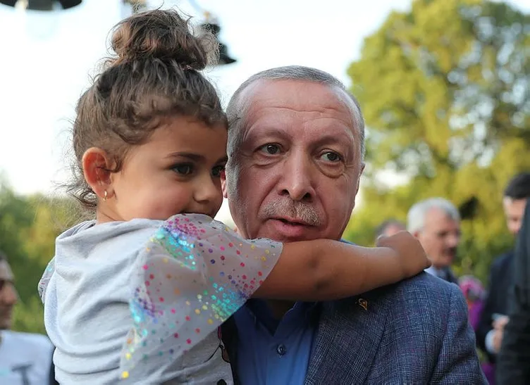 BaÅkan ErdoÄan, NakkaÅtepe Millet Bahçesi'ni gezdi vatandaÅlarla sohbet etti