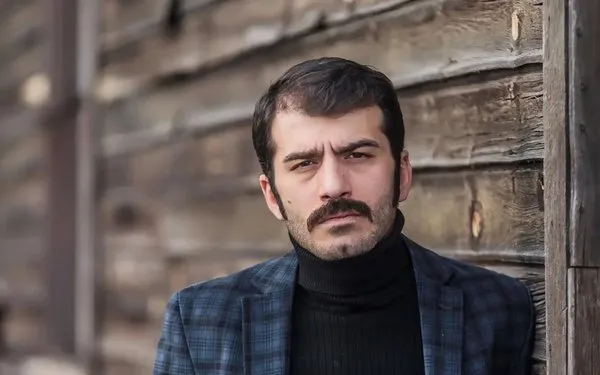 karaktere-burununce-kendimi-yalnizlastiriyorum-1739372970428.jpeg