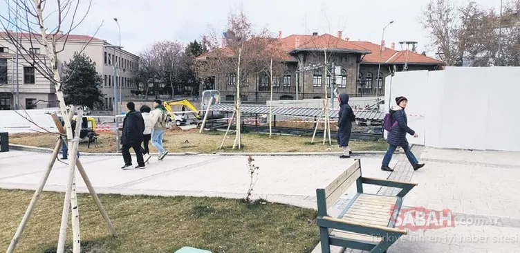 Mansur Yavaş’ın açtığı meydan çöktü! Ankaralılar isyan etti: Kaldırım bile yapamıyor