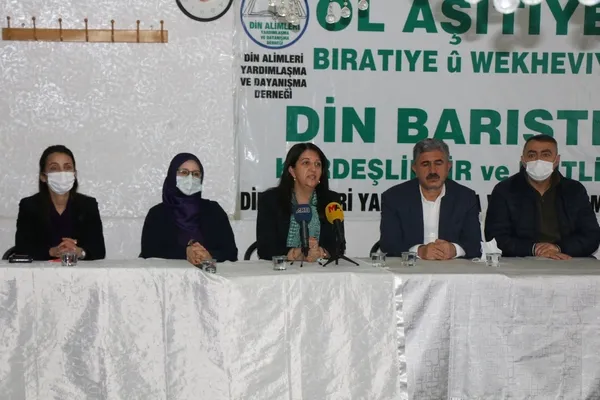 islami-terore-boyle-alet-ettiler-iste-pkknin-sozde-diyanet-isleri-baskani-1641007718925.jpg