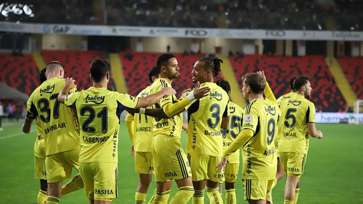 Fenerbahçe’nin yıldızını ülkesine götürmek istiyorlar! Yönetime transfer baskısı – Galeri Fenerbahçe’nin yıldızını ülkesine götürmek istiyorlar! Yönetime transfer baskısı – Galeri