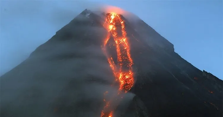 Filipinler’de Mayon dağı sönmüyor! 85 bin kişi tahliye edildi