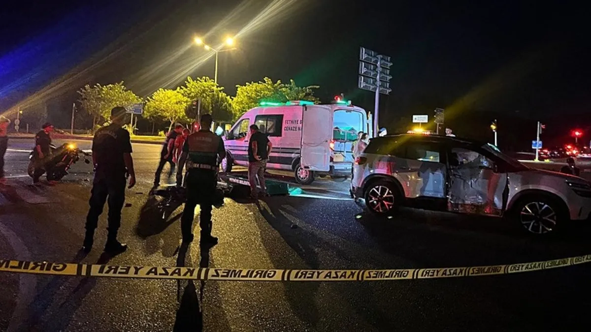 Fethiye'de otomobil ile motosiklet çarpıştı: 1 ölü, 2 yaralı