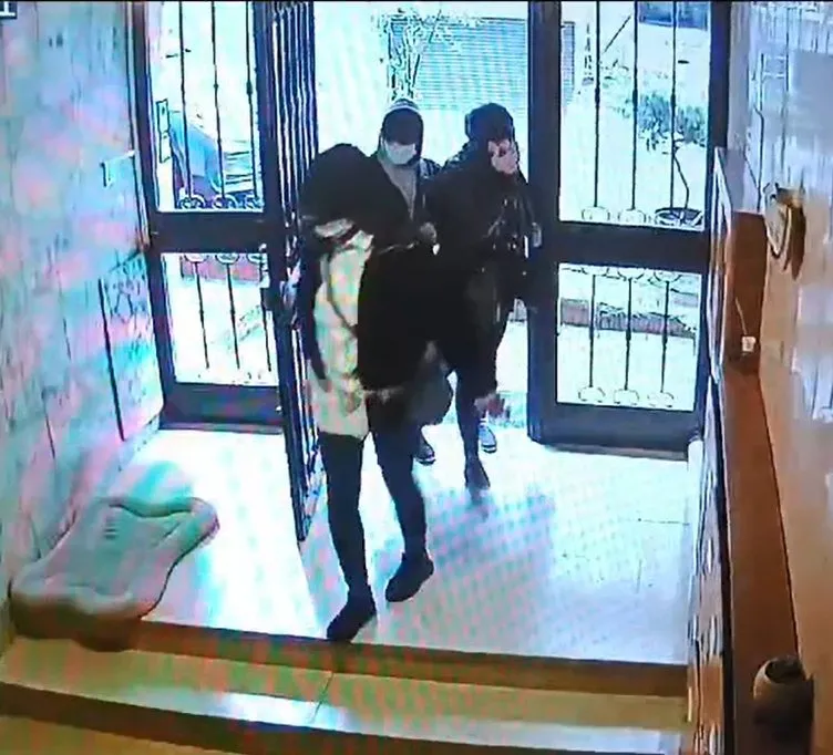 Üç kadın girdikleri evde öyle şeyler yaptılar ki: Kamera her şeyi kaydetti!