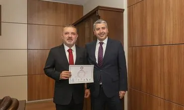Sincan Belediye Başkanı Murat Ercan mazbatasını alarak göreve başladı