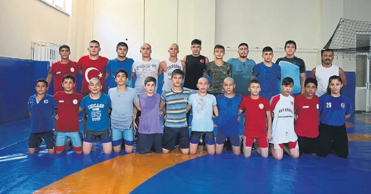 İkiziyle güreşerek başarıya ulaşıyor