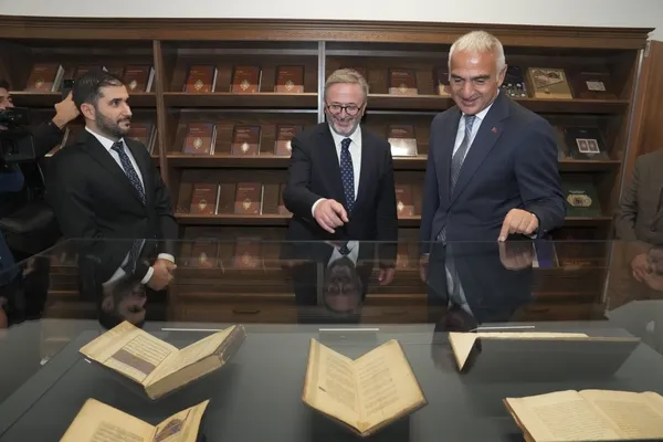 1792759818410.jpg Edirne’ye 8 bin 812 metrekarelik yeni bilgi merkezi: Bakan Ersoy 160 bin kitap kapasiteli dev kütüphaneyi açtı