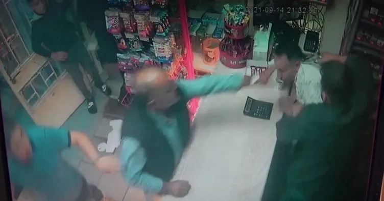 Sultangazi’de dehşet! Rakip marketçinin kafasına silah dayadı