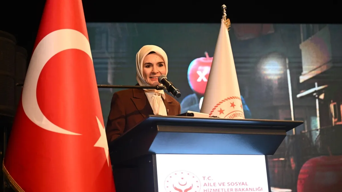 Bakan Göktaş, “Medd-up” sahne gösterisini izledi Bakan Göktaş, “Medd-up” sahne gösterisini izledi