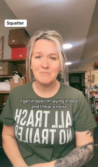 Yatağının altından gelen seslere bakınca gördüklerine inanamadı! 4 ay boyunca kadının evinde yaşamış!