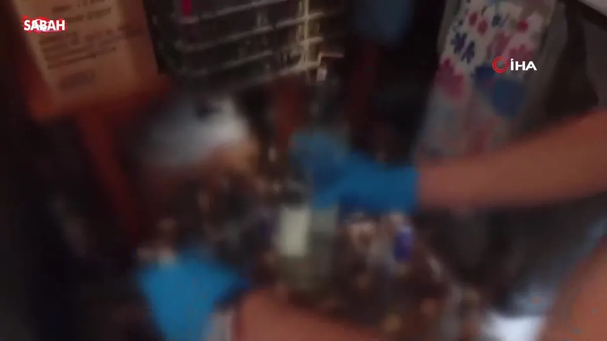 Adana’da kaçak içki operasyonu: 16 şüpheli yakalandı | Video videosunu izle Adana’da kaçak içki operasyonu: 16 şüpheli yakalandı | Video videosunu izle