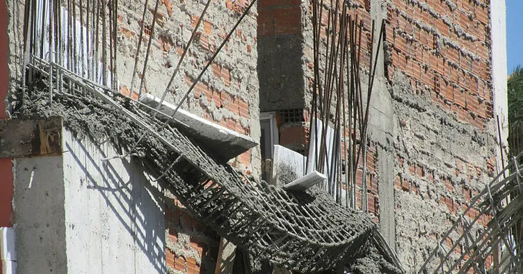 İnşaatın üst katı iki defa çöktü: Yaralılar var