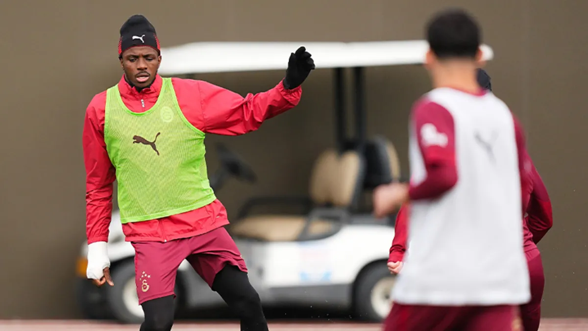 Galatasaray'da Victor Osimhen takımla çalıştı!