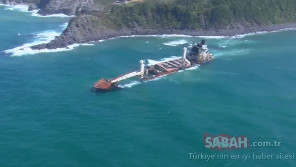 Şile'de 8 ay önce karaya oturan gemi kaderine terk edildi