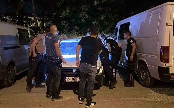 aracin-icerisinde-hareketsiz-halde-bulunmustu-25-yasindaki-genc-hayatini-kaybetti-1783072941471.jpg