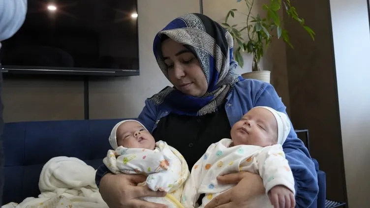 Tıpta binde bir görülen olay: İkiz bebek bekleyen anne ultrason girdiğinde şoke oldu!