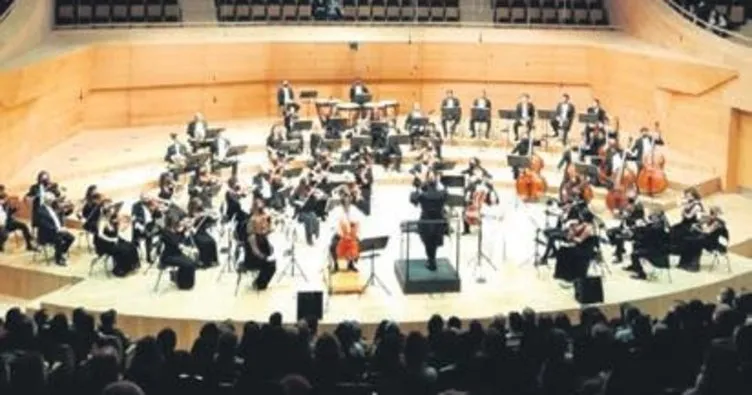 ‘57’nci Alay Gelibolu Senfonisi’ ayakta alkışlandı