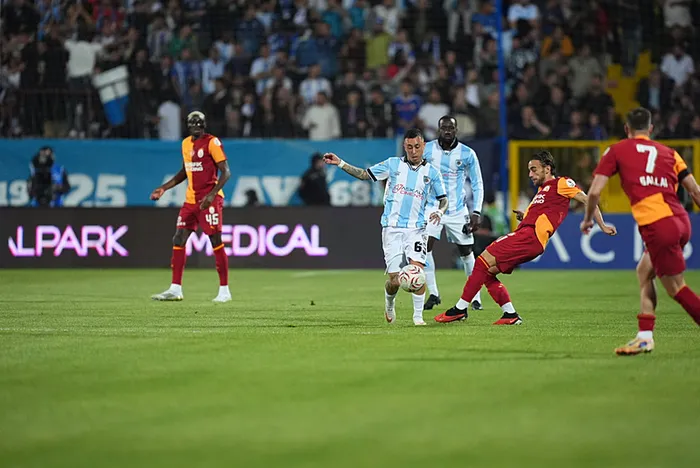 canli-super-ligde-erzurumspor-fk-galatasaray-maci-ilk-yari-oynaniyor-1787338123253.jpeg
