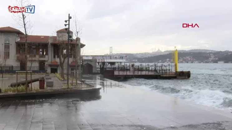 İstanbul'da şiddetli lodos etkili oluyor | Video