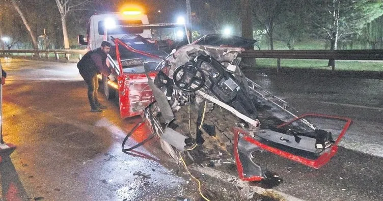 Otomobil ikiye bölündü 19 yaşındaki sürücü ölü