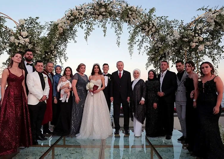 Cumhurbaşkanı Erdoğan Mesut Özil’in nikah şahitliğini yaptı