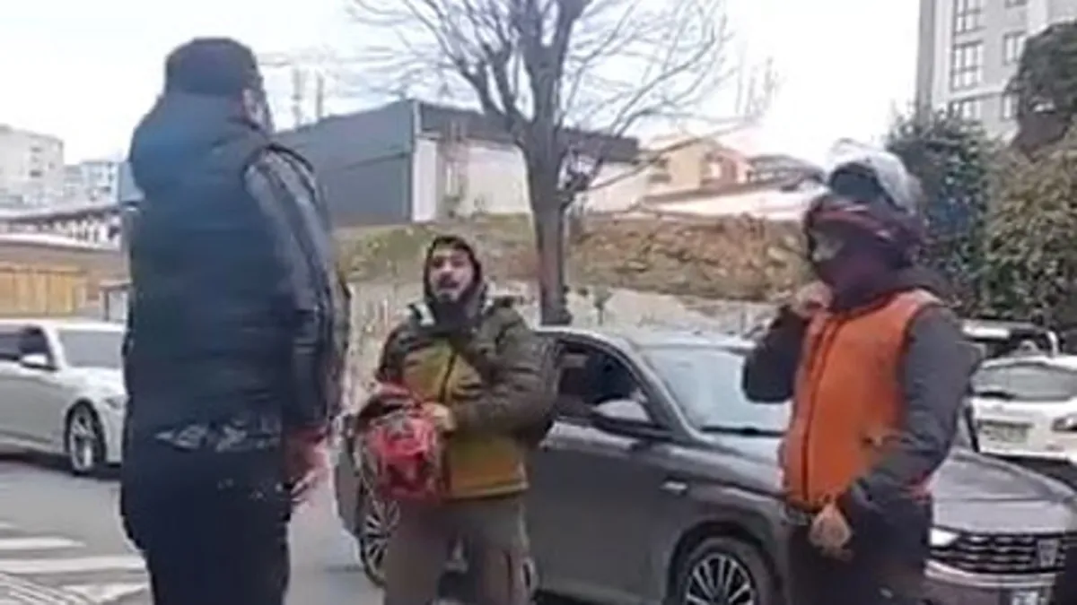 Ümraniye’de yol verme kavgasında silahlı tehdit! Ümraniye’de yol verme kavgasında silahlı tehdit!