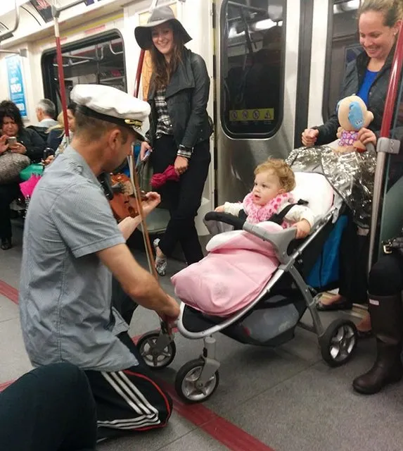 Metroların ilginç yolcuları sosyal medyayı salladı