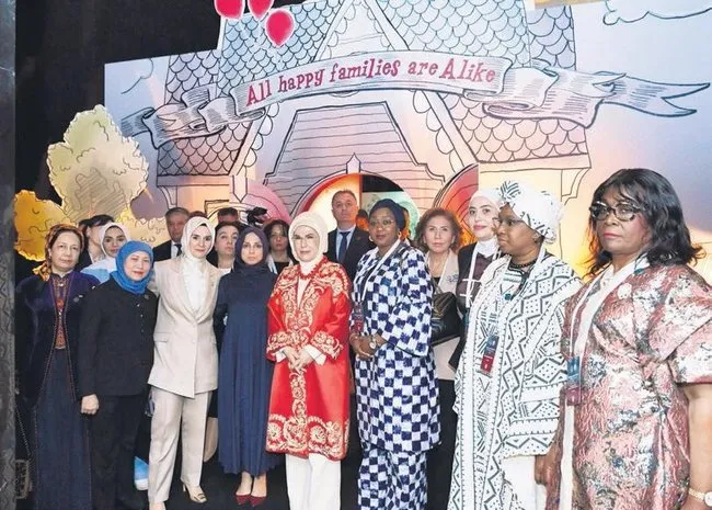 Cumhurbaşkanı Erdoğan, Aile Forumu sergisini ziyaret etti
