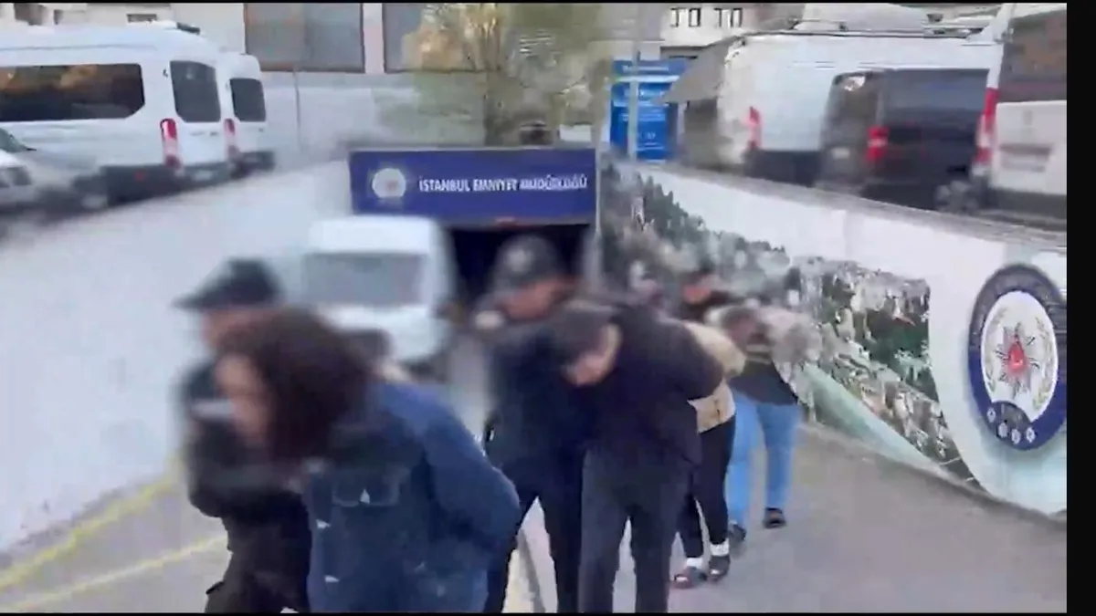 Kadıköy’de şifreli zehir ağı ince ince işlenen operasyonla böyle çözüldü! Kadıköy’de şifreli zehir ağı ince ince işlenen operasyonla böyle çözüldü!