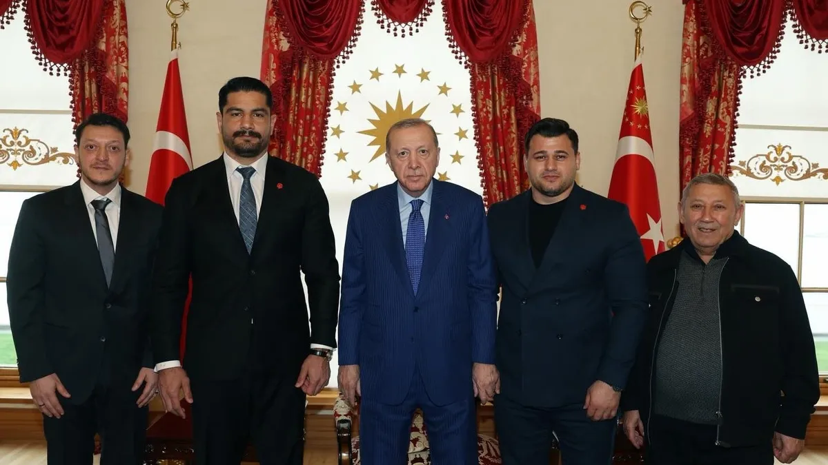 Başkan Erdoğan, Türkiye Güreş Federasyonu Başkanı Taha Akgül’ü kabul etti