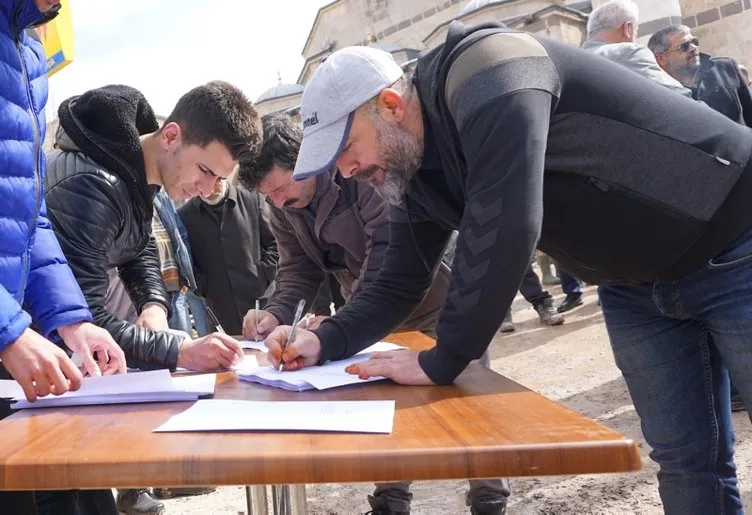 İdlib’deki hain saldırının ardından bugün! Çocuk, genç, yaşlı…  Hepsi imza verdi