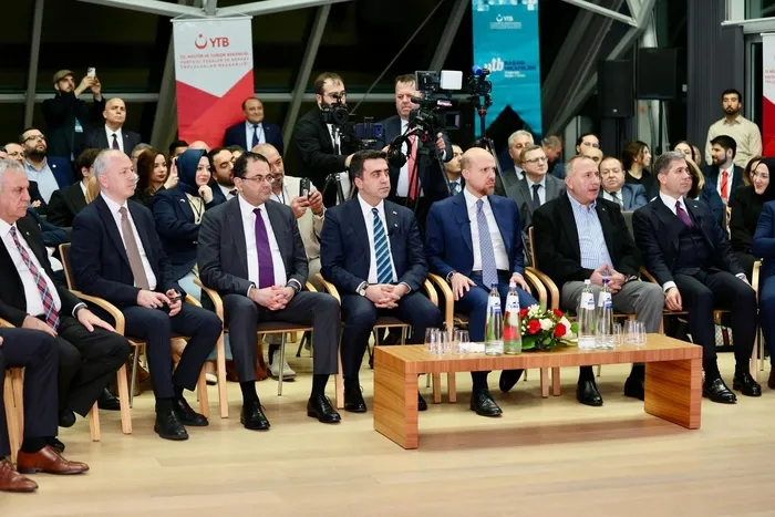 ytb-basari-hikayelerini-brukselde-bulusturdu-1772274515235.jpeg Başarı Hikayeleri Brüksel'de buluştu: YTB paneli düzenlendi!
