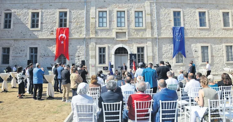 Her duvarın ardında bir hikâye var