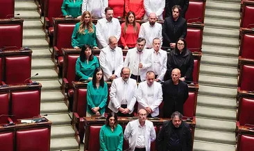İtalya parlamentosunda insanlık duruşu: Filistin’in renkleri Meclis’in vicdanı oldu!