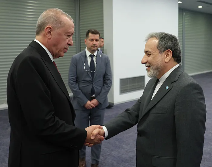 iran-disisleri-bakani-arakciden-istanbulda-onemli-aciklamalar-tahran-kendini-koruma-hakkini-kullanacak-1750586934525.jpeg İran Dışişleri Bakanı Arakçi'den İstanbul'da önemli açıklamalar: Tahran kendini koruma hakkını kullanacak