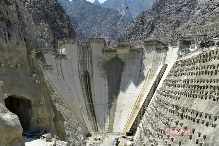 Heyecanla beklenen Yusufeli Barajı projesinden yeni haber! Son 7 metreye girildi