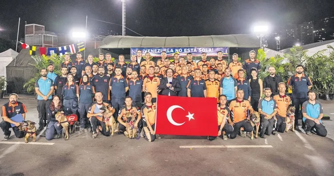 Türk ekibine kahramanlık nişanı