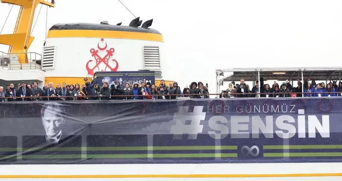 fenerbahce-kulubu-gazi-mustafa-kemal-ataturku-fenerbahce-vapuru-ileandi-1731230817987.jpg
