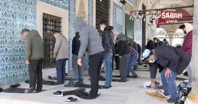 Rüstem Paşa Camii Cuma namazıyla ibadete açıldı | Video