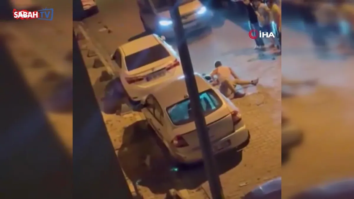 Esenyurt’ta iki grubun sopalarla birbirine girdiği anlar kamerada | Video videosunu izle Esenyurt’ta iki grubun sopalarla birbirine girdiği anlar kamerada | Video videosunu izle