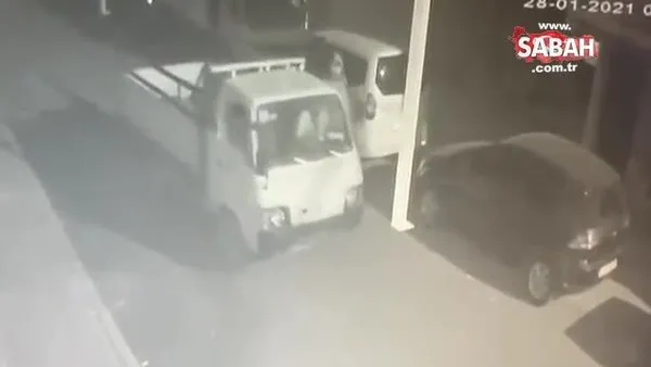 Çaldıkları kamyoneti battaniyeyle gizlediler! Satmaya çalışırken suçüstü yakalandılar | Video