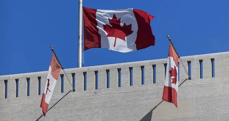 Kanada’da mahkeme, peçe yasağını askıya aldı