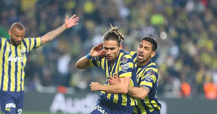 Son dakika: Fenerbahçe’de Crespo için Altay Bayındır tarifesi! Yeni durağı belli oluyor...