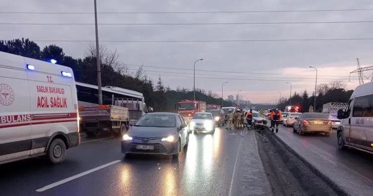 Başakşehir’de korkunç ölüm: Kazayı sürücülere bildiren şoför minibüsün altında kaldı!