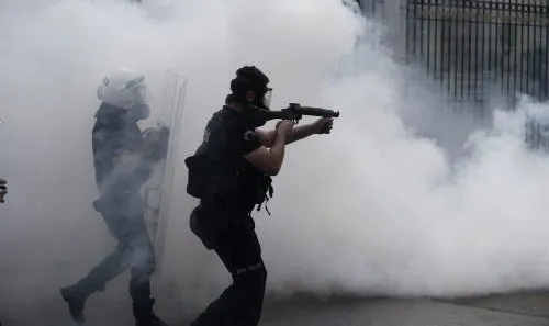 Polis Taksim Meydanı’na girdi