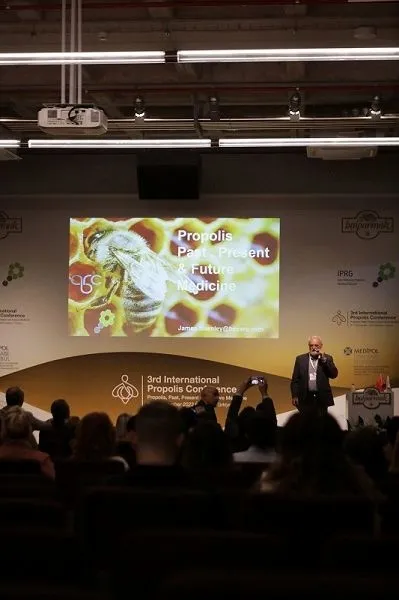 her-derde-deva-propolis-3-uluslararasi-propolis-konferansi-duzenlendi-1699698177360.jpg