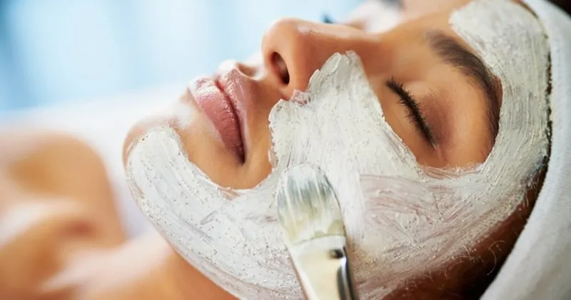 lekesiz ve canli bir cilt icin karbonat maskesi tarifi limon yogurt ve yumurta aki ile karbonat maskesi nasil yapilir saglik haberleri