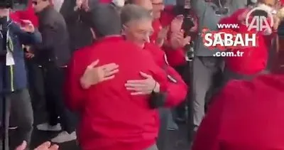 TEKNOFEST’te Aziz Sancar rüzgarı! Selçuk Bayraktar Sancar’ı kucaklayarak karşıladı! | Video